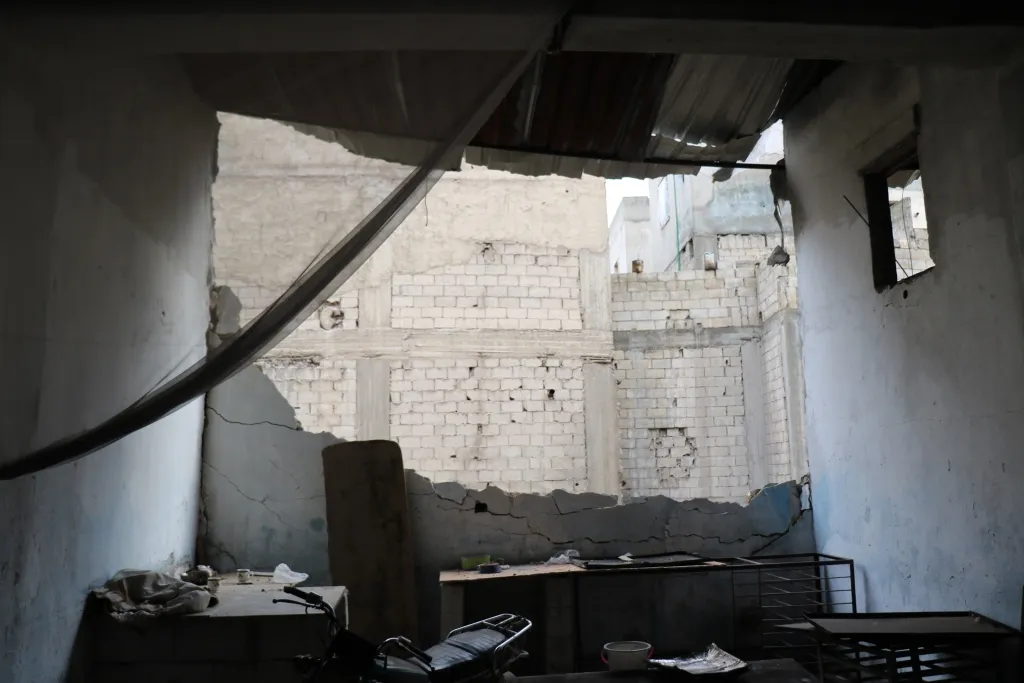 ​​​​​​​Pictures and videos... Earthquake damage in Manbij