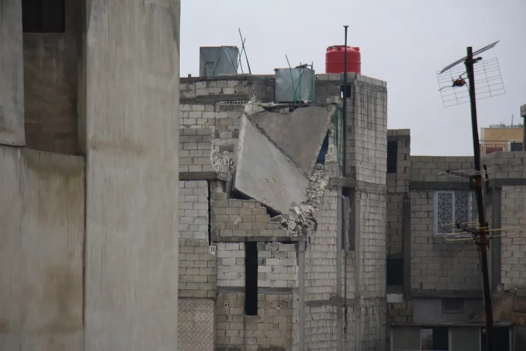 ​​​​​​​Pictures and videos... Earthquake damage in Manbij