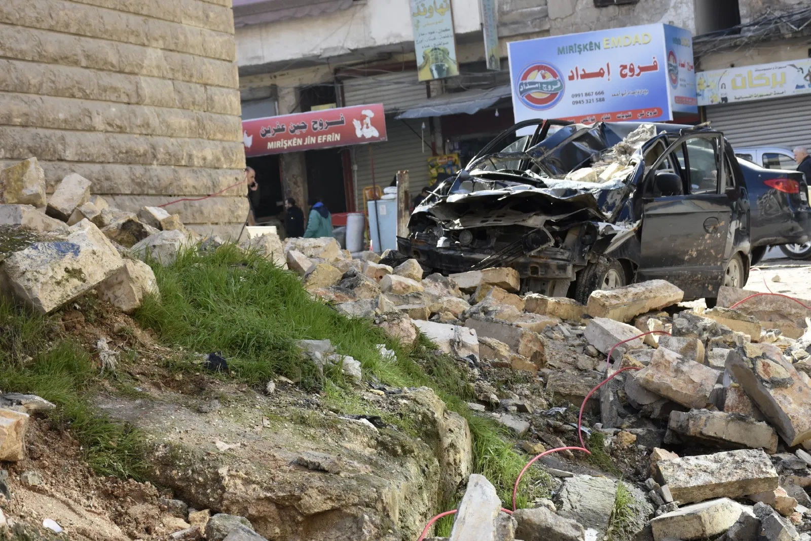 ANHA monitors, with videos, photos cracked buildings in Sheikh Maqsoud and Ashrafieh