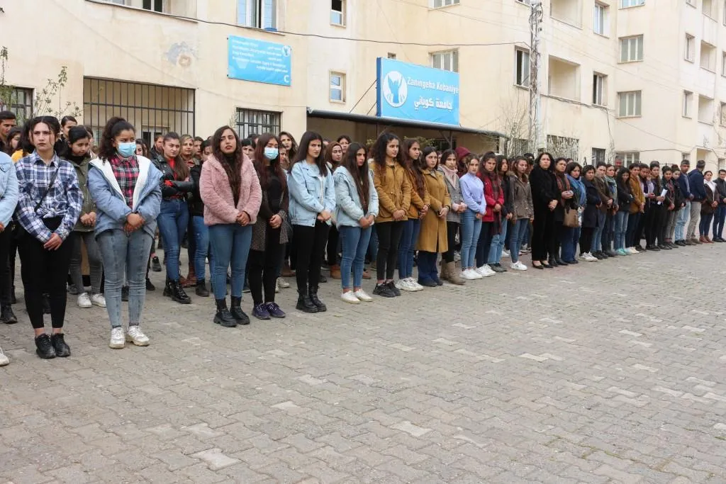 In honor of Halabça martyrs .. people of NE Syria stand 5 minutes of silence