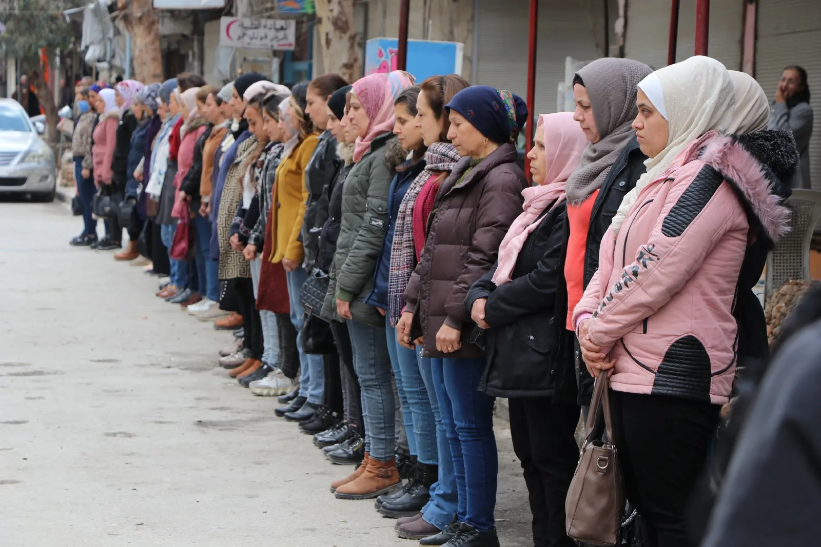In honor of Halabça martyrs .. people of NE Syria stand 5 minutes of silence