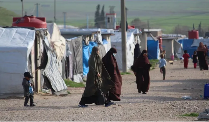 Canada requires its citizens with women from ISIS families only to return their children