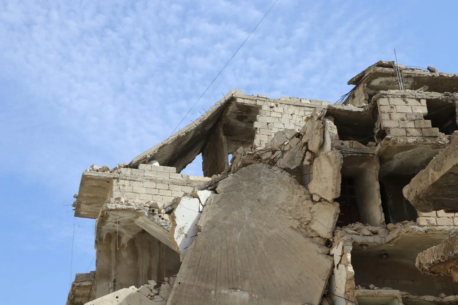 ​​​​​​​After earthquake... ruins of war are time bombs that threaten people