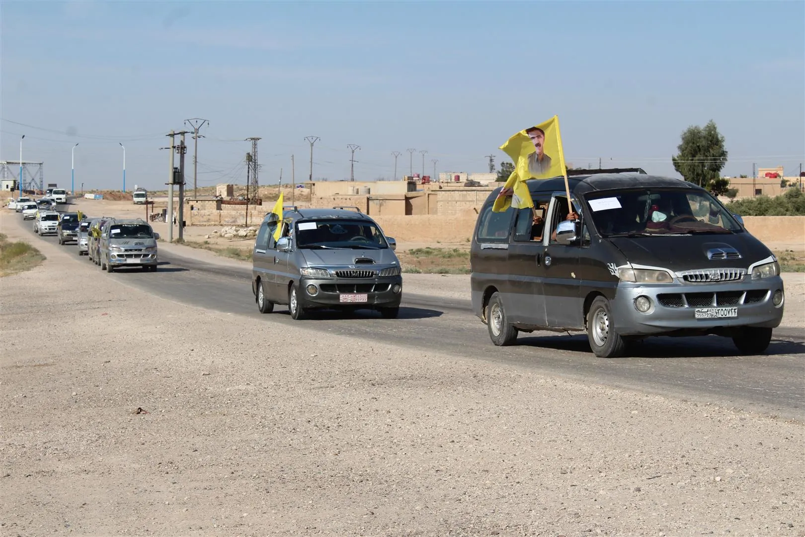 Mass crowds head to  city of Qamishlo