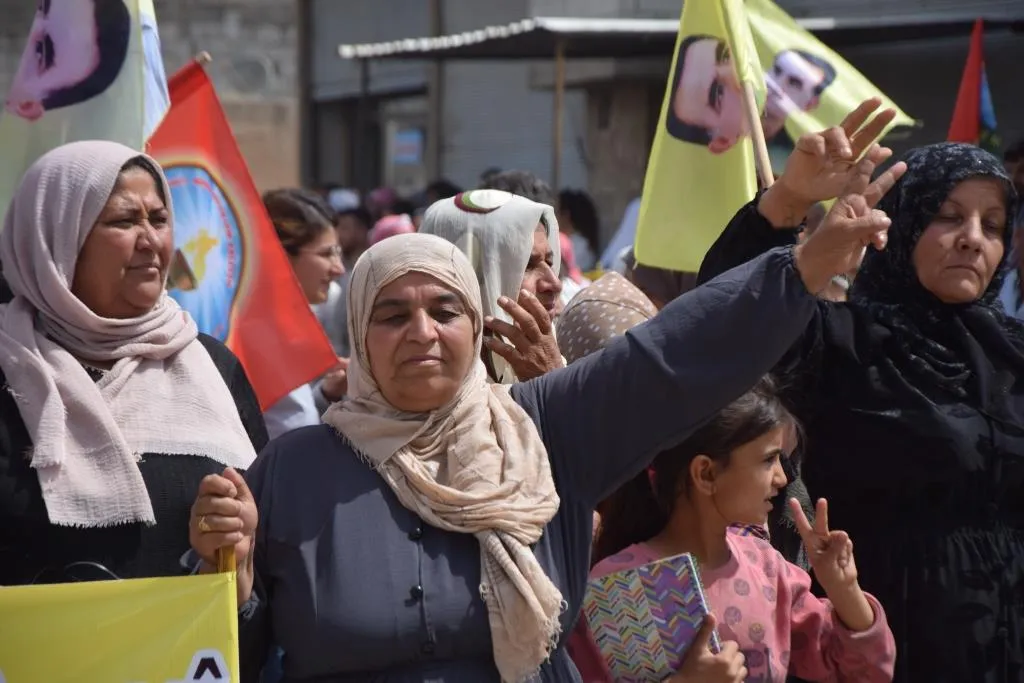 Demonstration condemning Iraqi army's siege of Makhmour camp