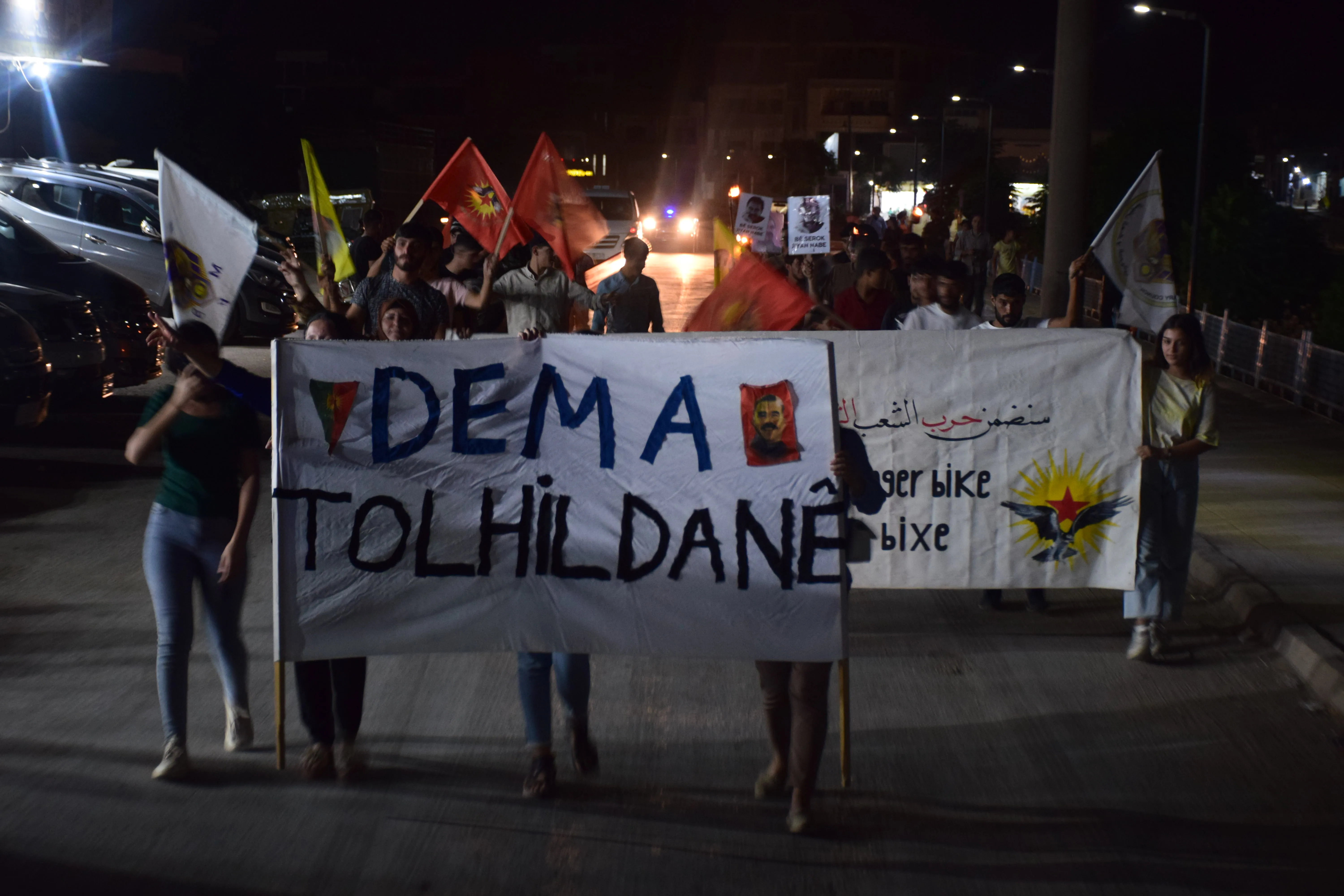 Dêrik's youth demonstrate for leader physical freedom