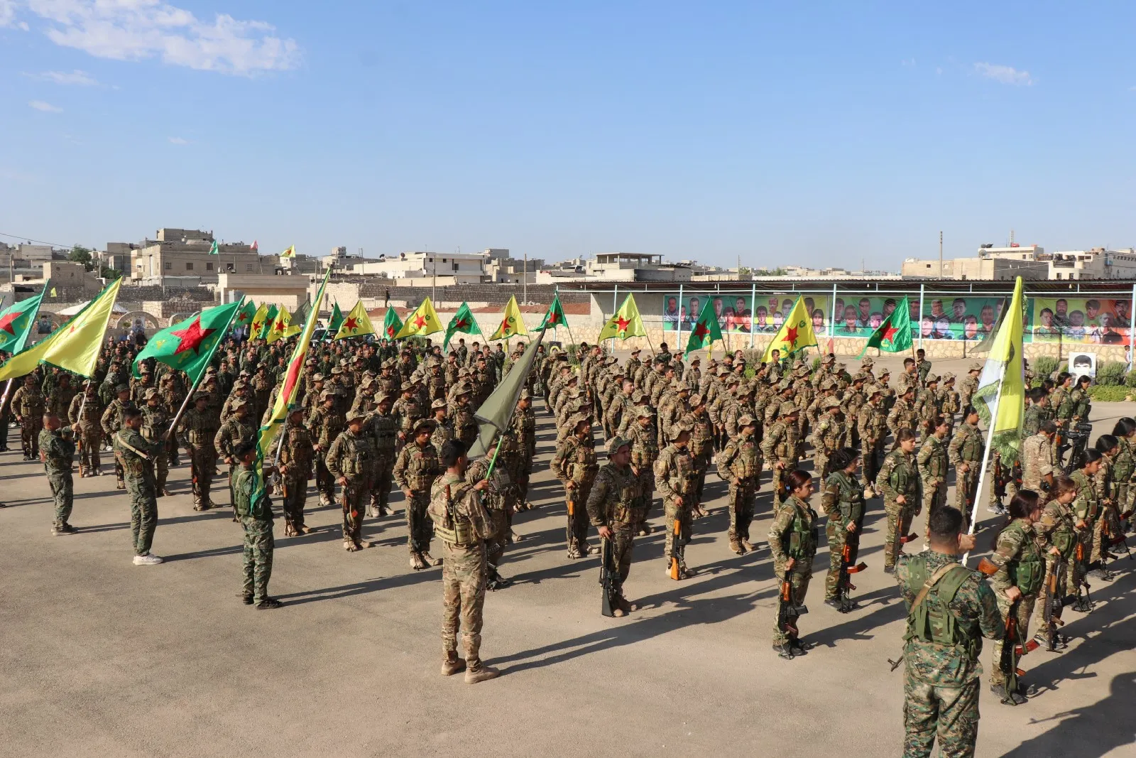 ​​​​​​​​​​​​​​Military parade commemorates 15th of August leap