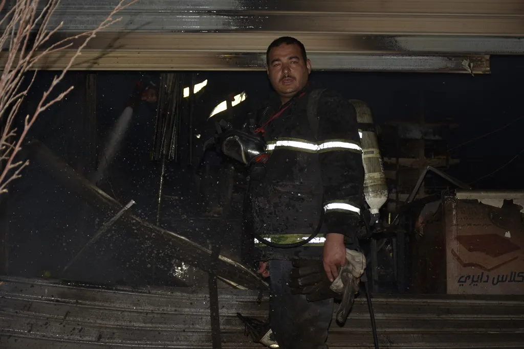 ​​​​​​​Fire broke out in Mall in Ashrafiye neighborhood of Aleppo
