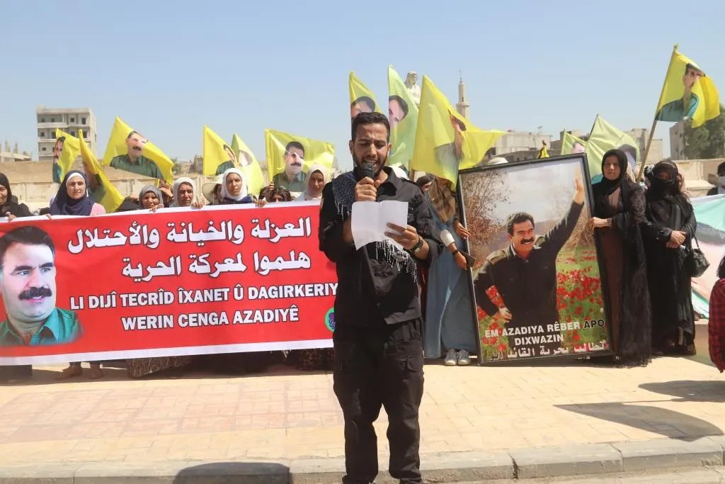 Protest in Raqqa slams leader's isolation, Turkish attacks