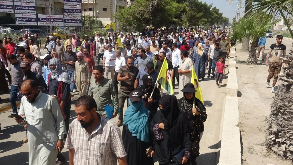 Protest in Raqqa slams leader's isolation, Turkish attacks
