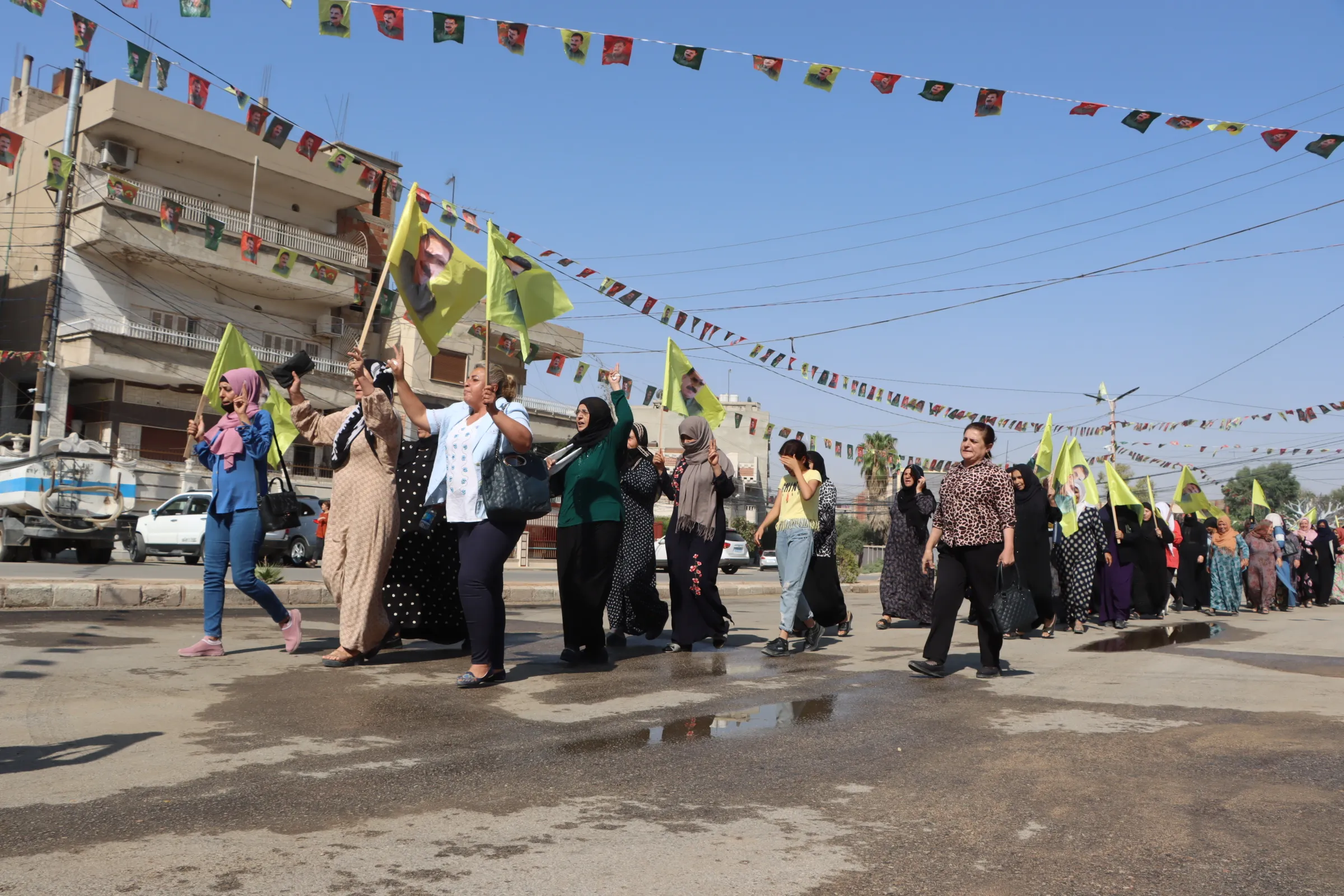 In pictures and video...sit-in activity denouncing the isolation imposed on leader