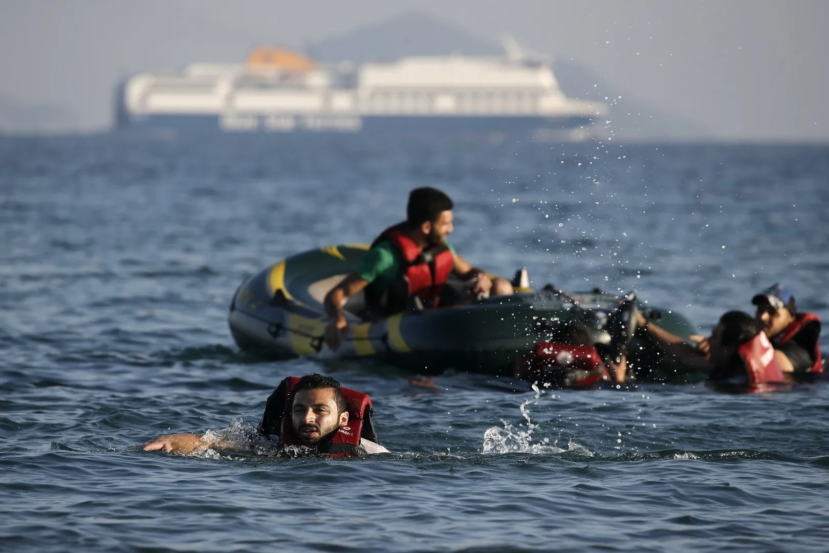 Migrant boat sinks off Libyan coast, kills 23 Syrians