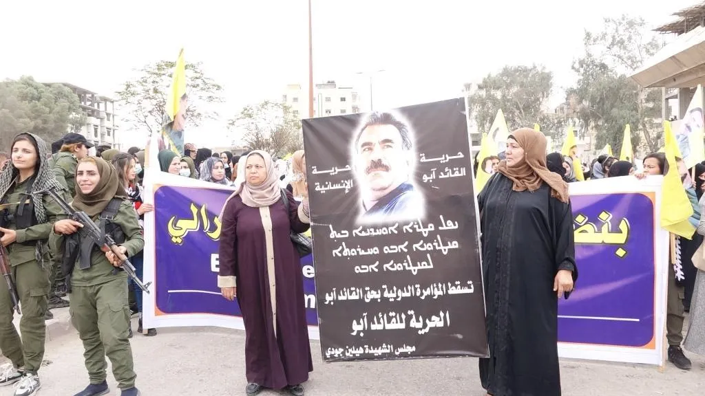 Demonstration in Raqqa denouncing international conspiracy and occupation of Serêkaniyê and Girê Spi