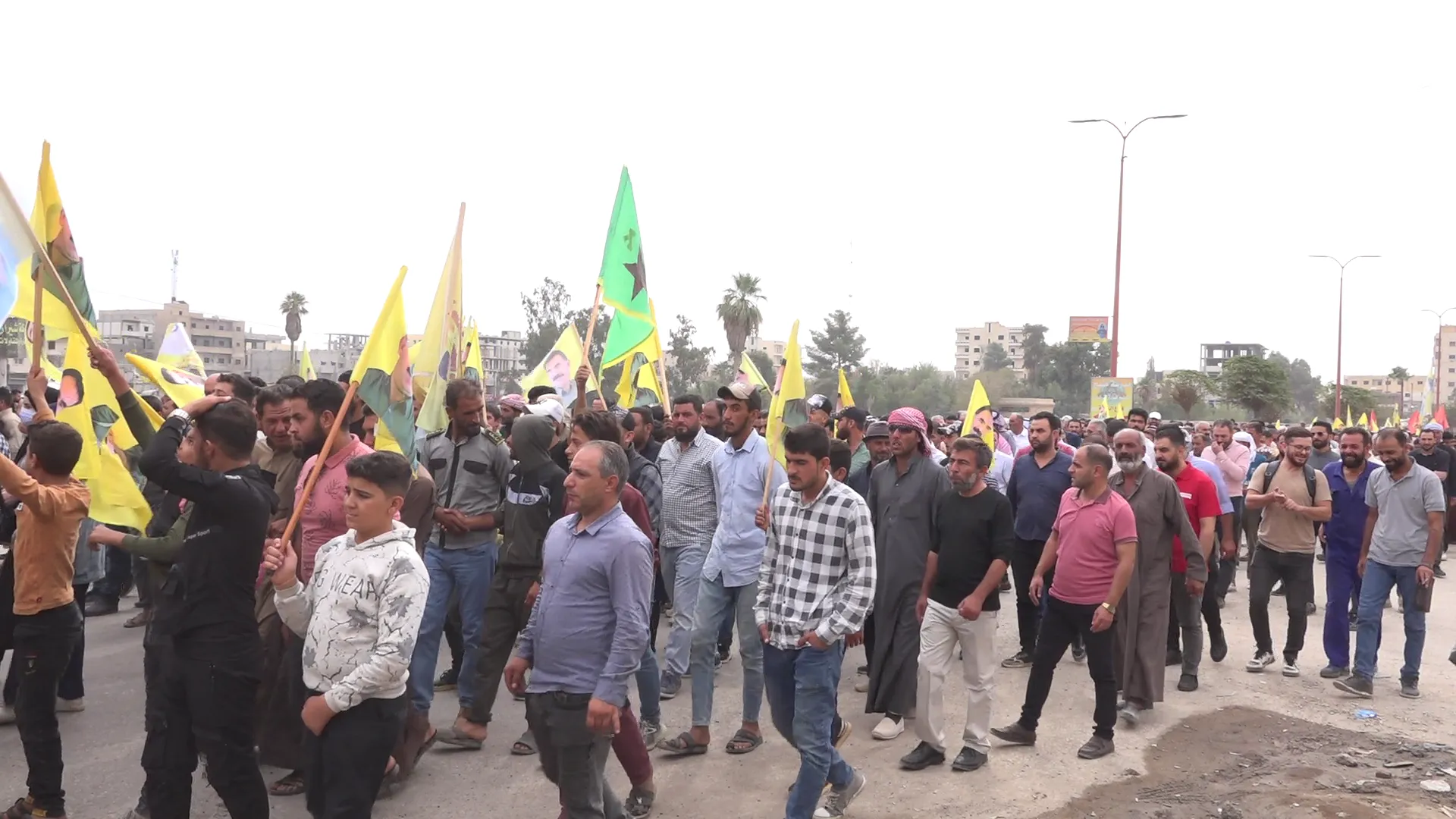 Demonstration in Raqqa denouncing international conspiracy and occupation of Serêkaniyê and Girê Spi