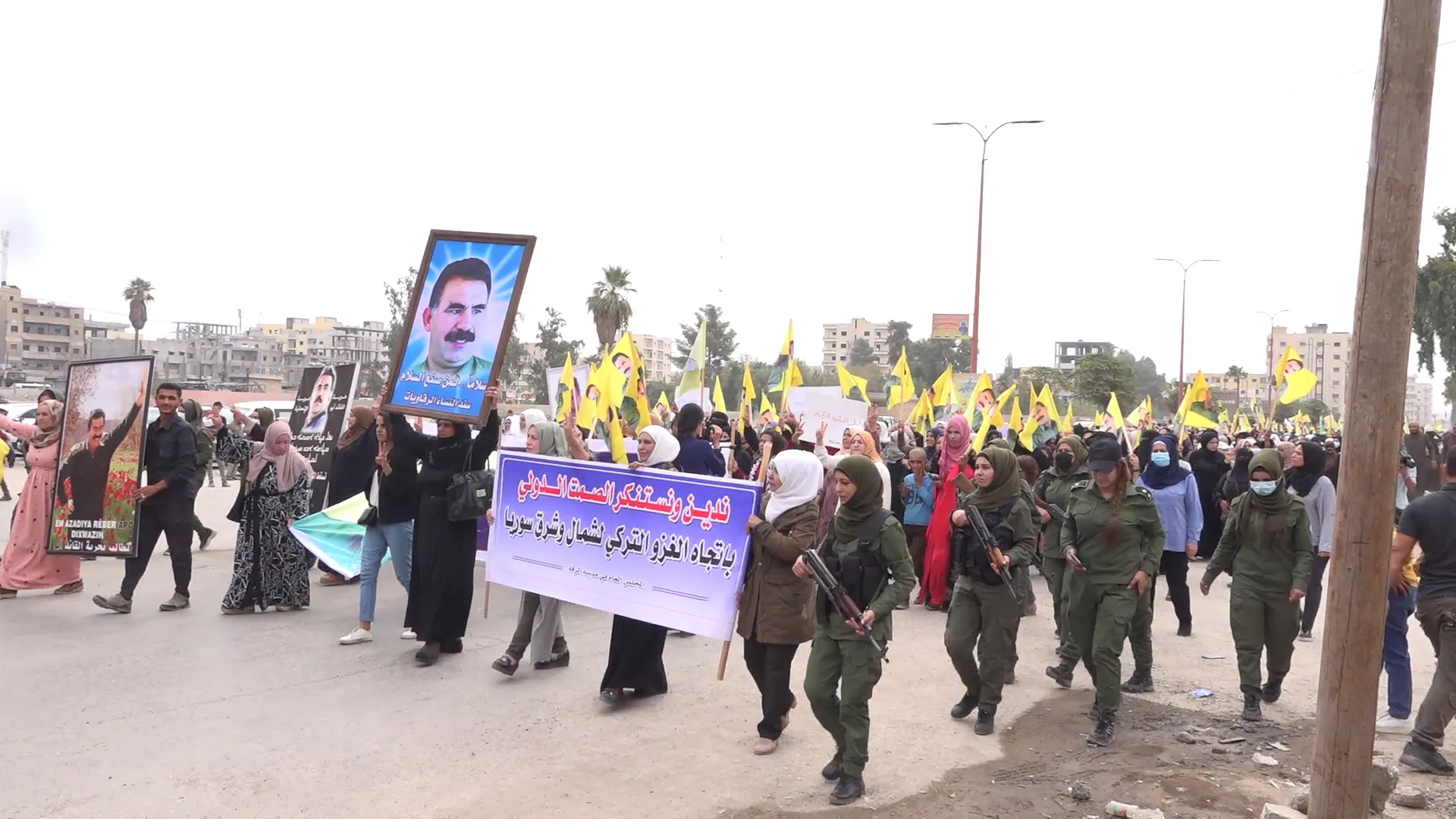 Demonstration in Raqqa denouncing international conspiracy and occupation of Serêkaniyê and Girê Spi