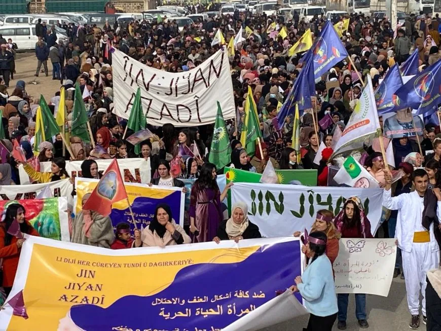 Thousands march on NE Syria squares to support women