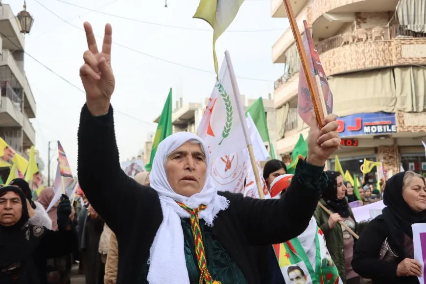 Massive crowds call for women's freedom on International Day against Violence