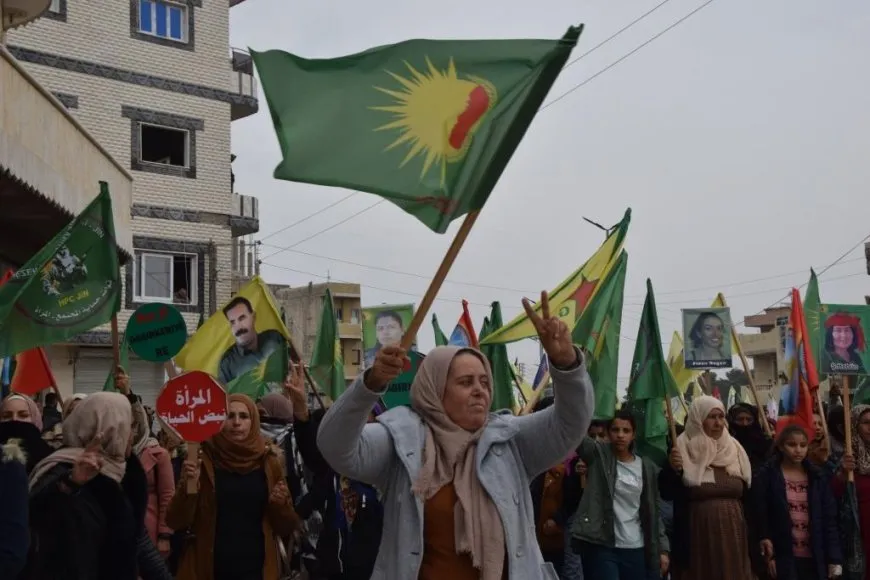 Massive crowds call for women's freedom on International Day against Violence