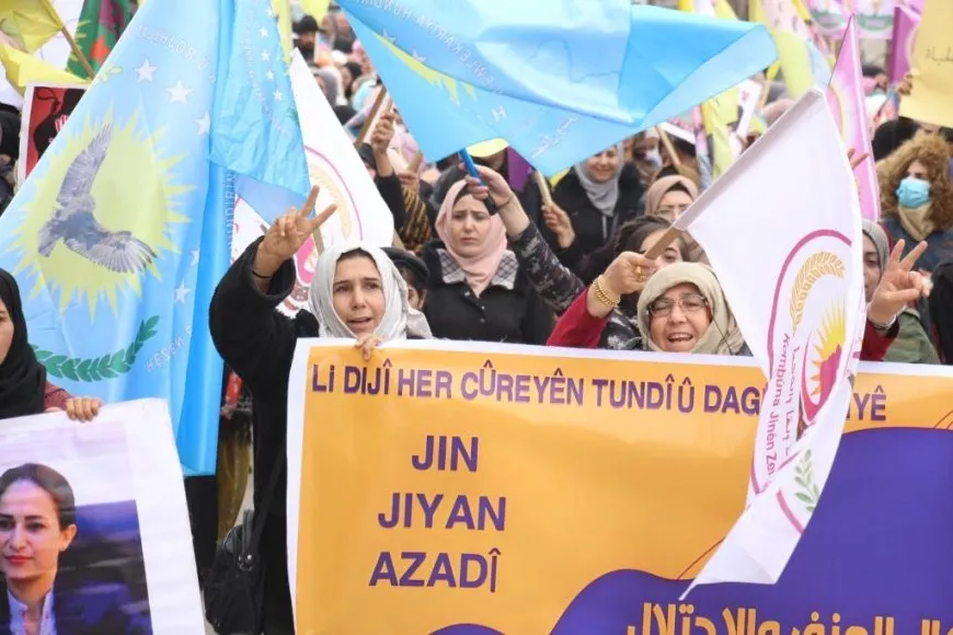 Massive crowds call for women's freedom on International Day against Violence