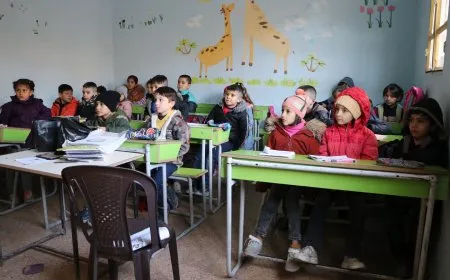 Students exhausted by cold in Sheikh Maqsoud schools as a result of the siege