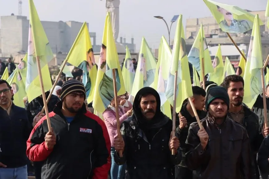 Hundreds demonstrate in Kobani to denounce Turkish attacks on infrastructure