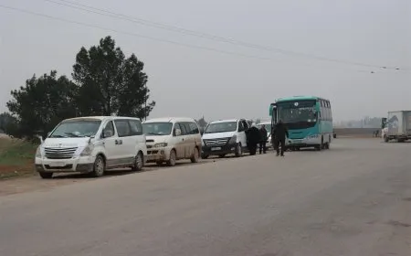 Crowds from Jazera Canton head to Qamishlo to participate in mass rally