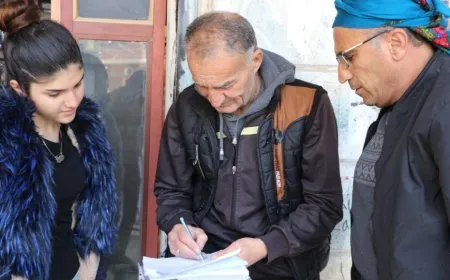 Collecting signatures for leader Ocalan freedom in Hasaka 