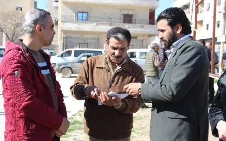  Manbij politicians participate in signature collection campaign