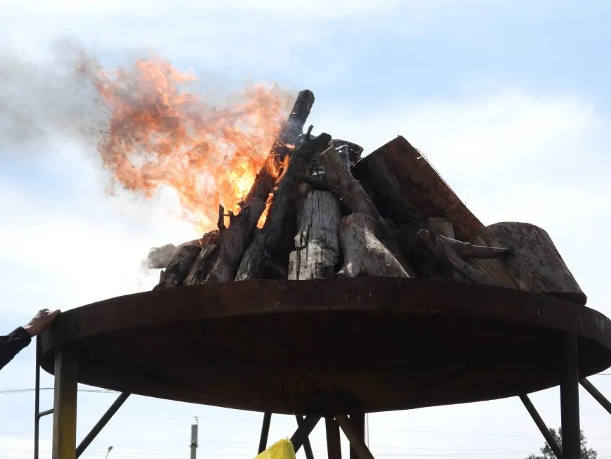 Mothers of Peace in Tabqa light Nowroz flame