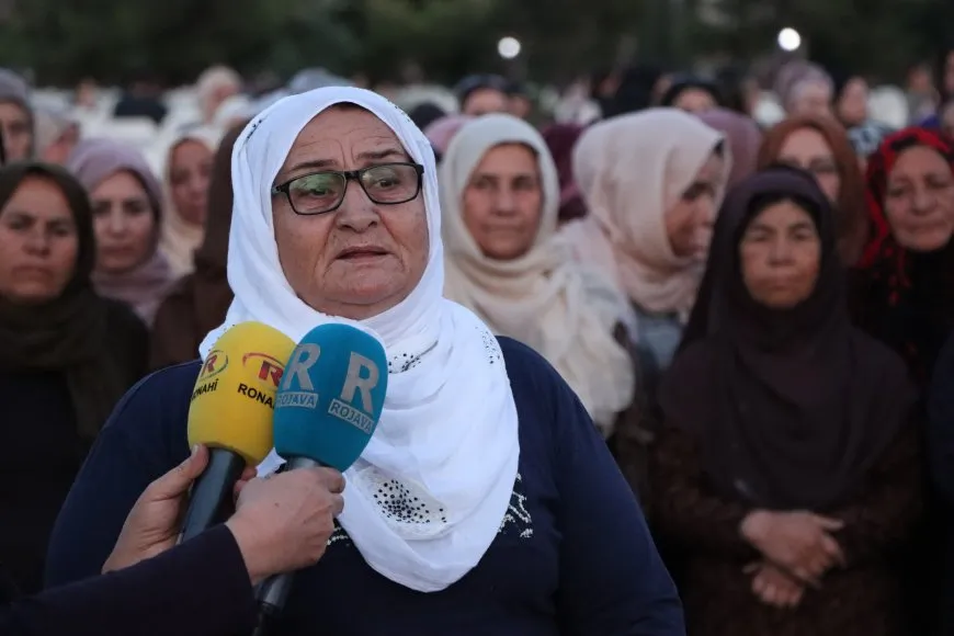 On Martyrs' Day eve people of NE Syria light candles on their shrines