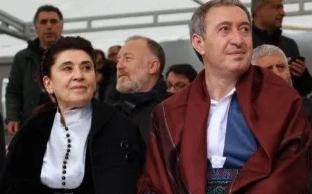 Politicians Colemerg to protest against policy of Turkish authorities