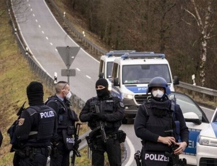 8 individuals suspected of war crimes arrested in Germany, Sweden 