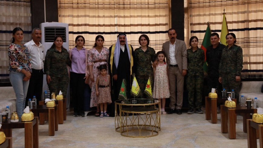 Shengal delegation visits Women's Protection Units
