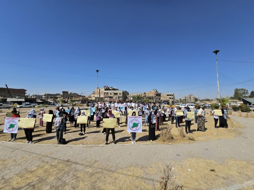 Protest in Hasaka condemning massacre committed by Damascus government in Deir ez-Zor