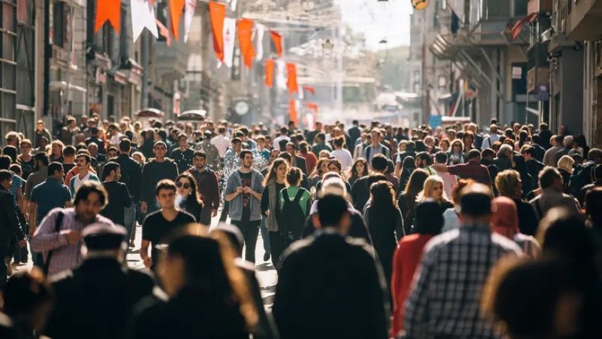 Woman shot dead in front of passersby in Istanbul