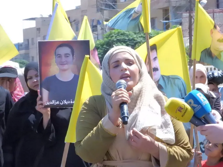 Women in Tabqa Canton protest against isolation