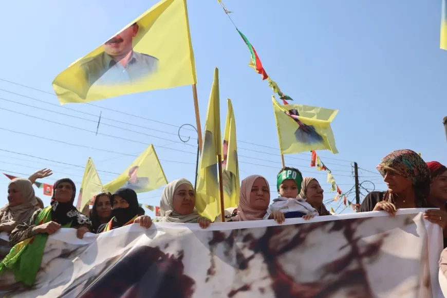 Massive rallies against international conspiracy