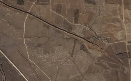 Israeli structures along demilitarized zone with Syria