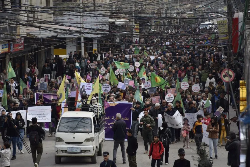 Massive march condemns violence against women in Qamishlo