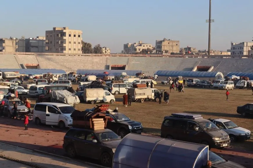IDPs from Aleppo and Shahba arrive at shelters in Raqqa