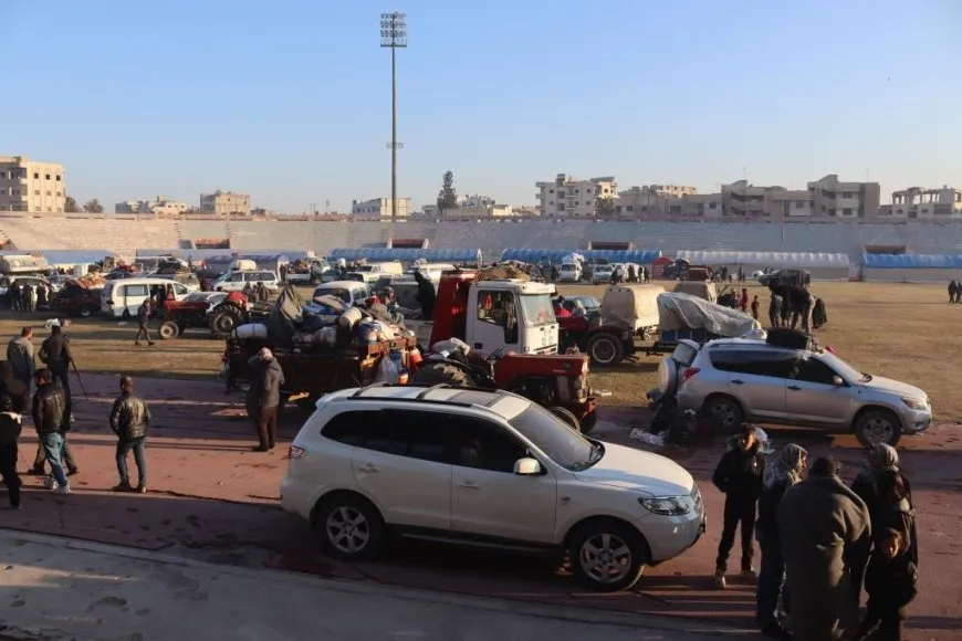 IDPs from Aleppo and Shahba arrive at shelters in Raqqa
