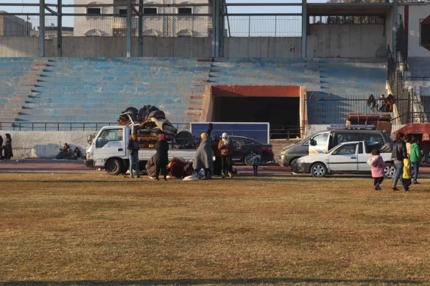 IDPs from Aleppo and Shahba arrive at shelters in Raqqa