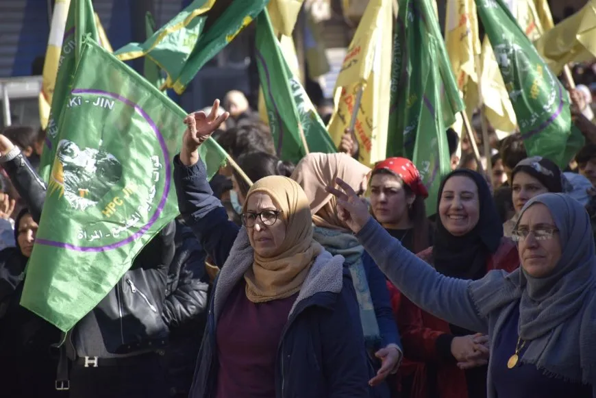 Throats of thousands in Darbasiyah call for unity and resistance