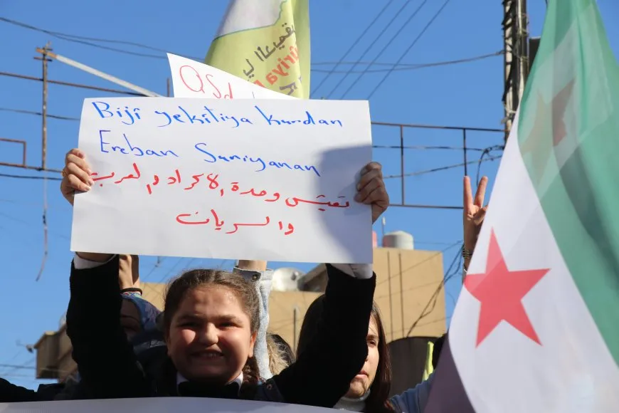 Qamishlo residents protest Turkish occupation under SDF and new Syria flags