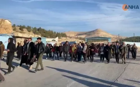 Civilian convoys arrive at Tishreen Dam