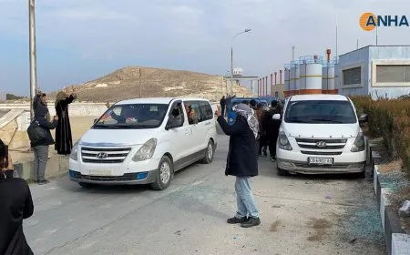 Kobani people arrive at Tishreen Dam