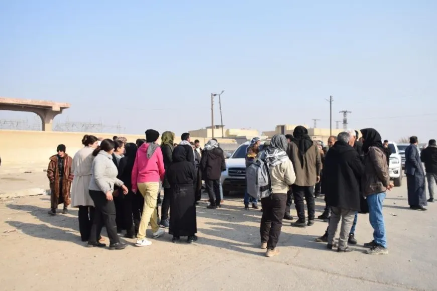 People of Raqqa,Tabqa, and Deir ez-Zor head to Tishrin Dam to join sit-in