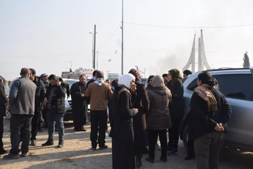People of Raqqa,Tabqa, and Deir ez-Zor head to Tishrin Dam to join sit-in