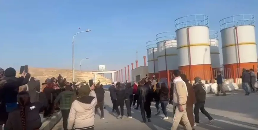 Arriving of Raqqa, Tabqa, Deir-ez-Zor residents to Tishreen Dam to join the shift