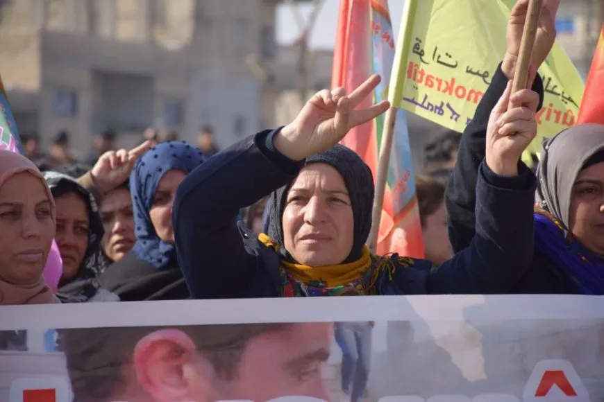 Thousands of Euphrates residents take to streets, denouncing occupation